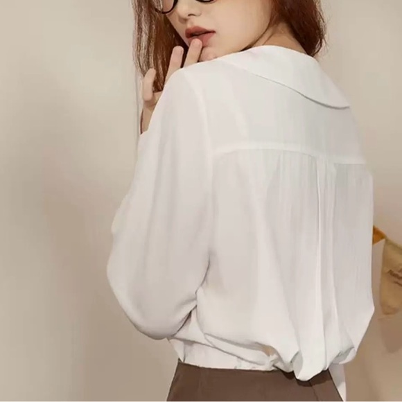 WHITE SHIRT WITH PETAL COLLAR - Picture 3 of 6